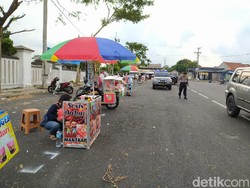 Polisi di Ciamis Gelar Patroli Cegah Kerumunan Warga yang Ngabuburit