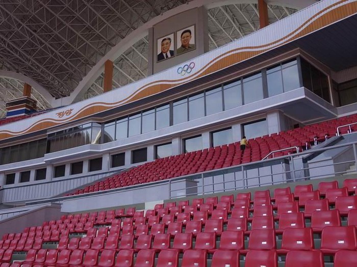 Siapa sangka ternyata Korea Utara punya stadion sepakbola yang tak hanya megah tapi juga jadi salah satu yang terbesar di dunia. Penasaran? Yuk, lihat.
