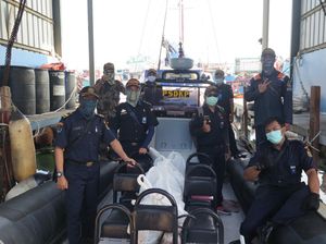 Sambil Edukasi, KKP Salurkan Sembako ke Nelayan di Kepulauan Seribu