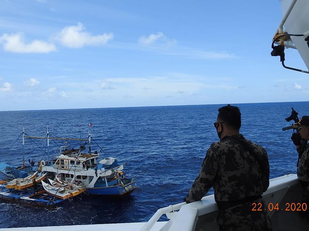 KKP Ringkus 2 Kapal Ikan Asal Filipina dan Taiwan di Laut Sulawesi KKP Ringkus 2 Kapal Ikan Asal Filipina dan Taiwan di Laut Sulawesi