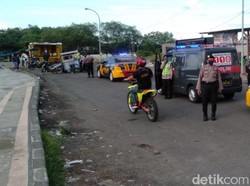 Polisi Jaga Tempat Ngabuburit di Kota Pasuruan, Berkerumun Langsung Dibubarkan