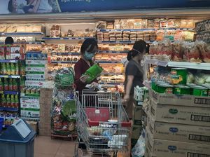 Jelang PSBB Surabaya Raya, Warga Diimbau Tidak Panik Borong Sembako