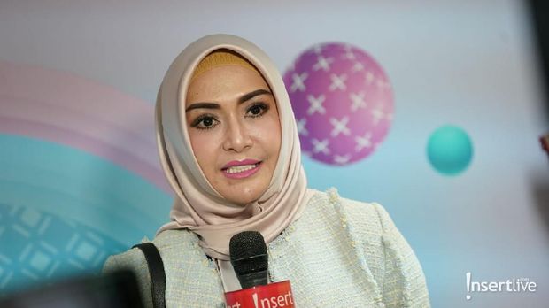 Eddies Adelia soal kembali berpuasa dengan suami. 