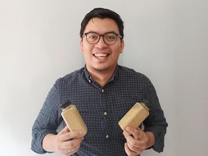 Pegawai Bank Jual Minuman Jahe di Tengah Corona, Mau Ikutan?