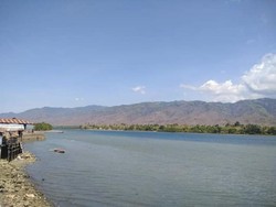 Pemandangan Indah di Teluk Mutiara yang Memanjakan Mata