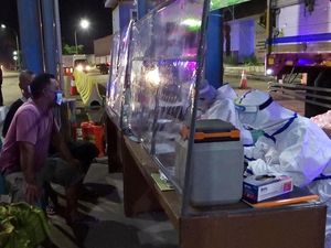 Penyekatan Kendaraan Cegah Pemudik di Perbatasan Jateng-Jatim Penyekatan Kendaraan Cegah Pemudik di Perbatasan Jateng-Jatim