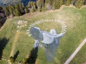 Ini Lukisan Raksasa Terkait Corona ala Seniman Prancis