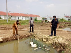 2 Bocah di Bekasi Tewas Tenggelam di Kali Usai Terpeleset saat Bersepeda