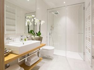 Pilih Kamar Mandi Kering atau Basah di Rumah? Ini Plus Minusnya Pilih Kamar Mandi Kering atau Basah di Rumah? Ini Plus Minusnya