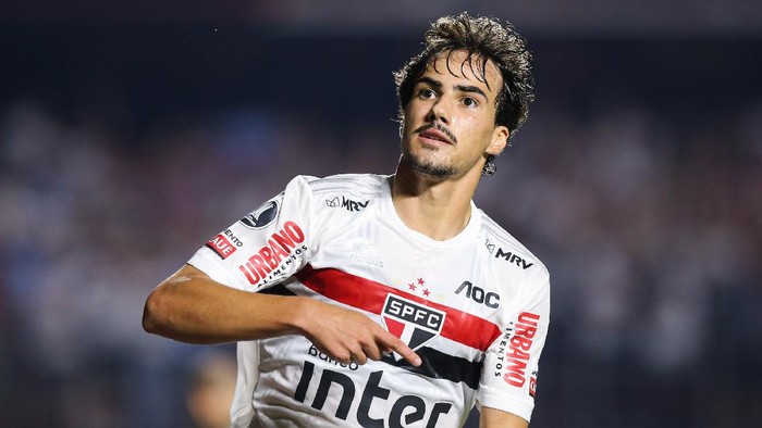 SAO PAULO, BRAZIL - MARCH 11: Igor Gomes of Sao Paulo celebrates after scoring the third goal of his team during the match against LDU for the Copa CONMEBOL Libertadores 2020 at Morumbi Stadium on March 11, 2020 in Sao Paulo, Brazil. (Photo by Alexandre Schneider/Getty Images)
