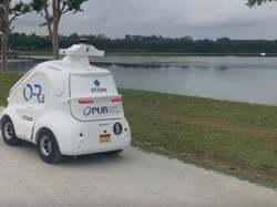 Singapura Kerahkan Robot Awasi Warga yang Berkerumun
