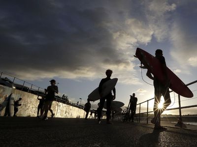 Pantai di Australia Kembali Dibuka Usai Kasus Corona Mulai Membaik