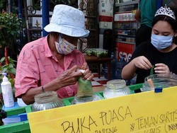 Warga Indonesia Memilih Hadapi Pandemi Corona dengan Semangat Gotong Royong