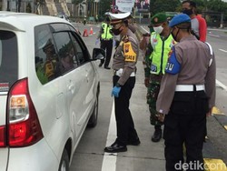 4 Check Point di Jombang Halau Puluhan Kendaraan Pemudik
