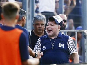 Seminggu Usai Operasi Otak, Maradona Keluar dari Rumah Sakit