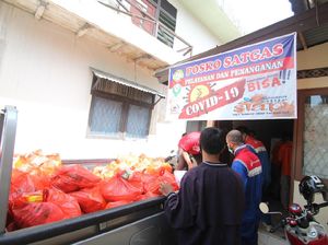 Pertamina Bagikan APD & 150 Paket Sembako ke Puskesmas Siantan Hilir