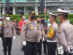 Macet Parah Saat PSBB Surabaya, Kapolda Sebut Warga Belum Paham