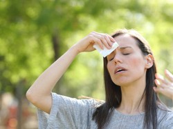 Selain Air Putih, 5 Makanan dan Minuman Ini Bisa Hidrasi Tubuh