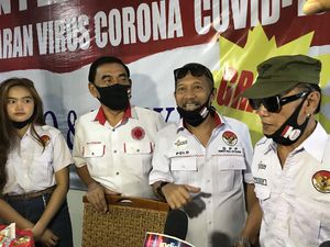 Peduli COVID-19, Tessy dan Polo Bagi 1000 Masker dan Sembako Peduli COVID-19, Tessy dan Polo Bagi 1000 Masker dan Sembako