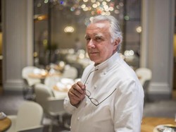 Chef  Alain Ducasse Klaim Lebih Aman Makan di Resto saat Pandemi Corona