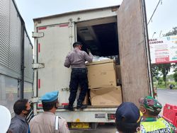 Check Point di Tuban Makin Ketat, Truk Tronton Kini Diperiksa Muatannya