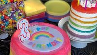 Duh, Lucunya! 10 Kreasi Kue Ini Berbahan Gulali Aneka Warna