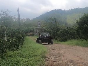 Serunya Menyusuri Agrowisata Batu Naik Buggy