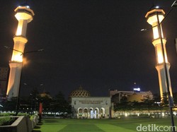 New Normal Jabar, Ridwan Kamil: Salat di Masjid Boleh Tapi Dibatasi