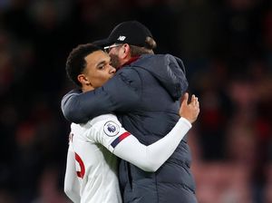 Giliran Klopp Pasang Badan buat Trent Alexander-Arnold