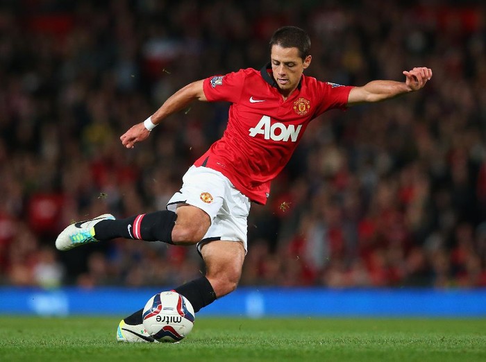 MANCHESTER, ENGLAND - SEPTEMBER 25:  Javier Hernandez of Manchester United in action during the Capital One Cup Third Round match betwen Manchester United and Liverpool at Old Trafford on September 25, 2013 in Manchester, England.  (Photo by Julian Finney/Getty Images)