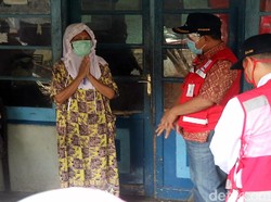 Kisah Pemandi Jenazah Dikucilkan Warga Usai Eks Menantu Positif Corona