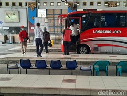 Tinggal Bus Rute Yogya-Solo yang Beroperasi di Terminal Giwangan