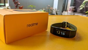 Unboxing Realme Band, Fitness Tracker Murah Penantang Mi Band