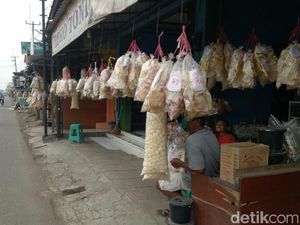 Dag-dig-dug Penjual Makanan Khas Cirebon Gegara Larangan Mudik