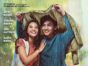 Jefri Nichol-Aurora Ribero di Poster Seperti Hujan yang Jatuh ke Bumi