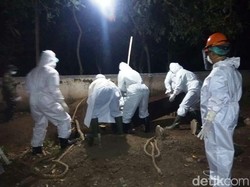 Warga Situbondo yang Meninggal di Bali Dimakamkan dengan Protap Corona