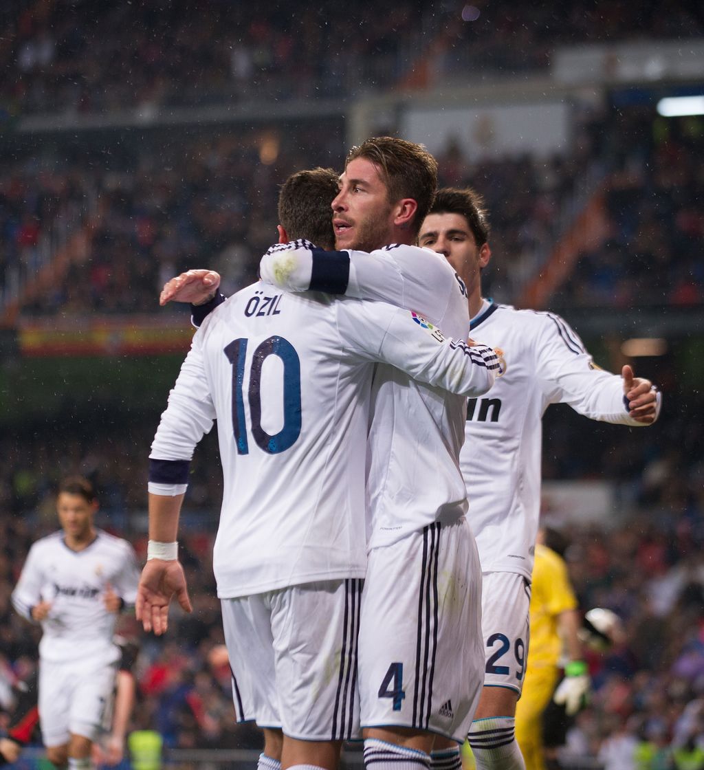 Sergio Ramos dan Mesut Oezil