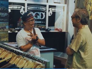 Cerita Owner Dagadu Djokdja Sukses Bisnis Kaus Selama 26 Tahun