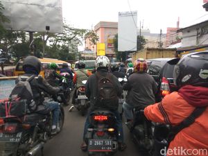 Wali Kota Cimahi Klaim PSBB Berhasil, Fakta di Lapangan Jalanan Masih Macet