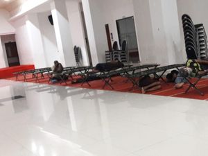 Pemkot Jakbar Tampung Tunawisma di GOR Cengkareng