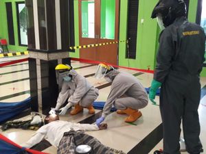 Polisi: Pria yang Wafat Usai Salat Subuh Berjamaah di Bekasi Negatif Corona Polisi: Pria yang Wafat Usai Salat Subuh Berjamaah di Bekasi Negatif Corona