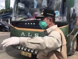 Hendak Masuk Sumbar, Bus AKAP Berpenumpang Disuruh Putar Balik
