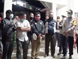 Massa Tolak Pasien Reaktif Corona di RSUD Mamasa, Khawatir Medis Tertular