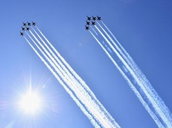 Belasan Jet Tempur Mengudara di New York Demi Penghormatan Tenaga Medis