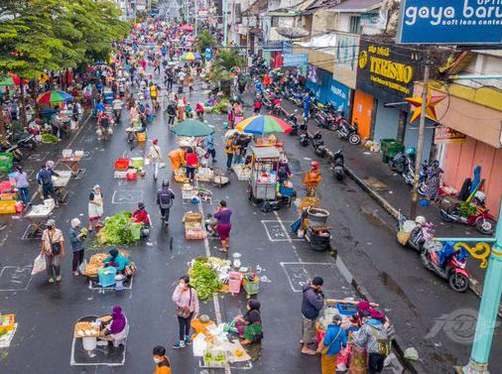 Rapi Jali, Pedagang Pasar Salatiga Terapkan Physical Distancing