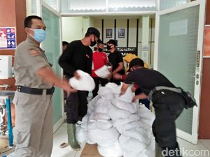 Puluhan Ribu Paket Sembako Akan Diantar ke Rumah-rumah Warga Surabaya