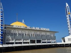 Halo Traveler, Dapat Salam dari Masjid Apung Kendari