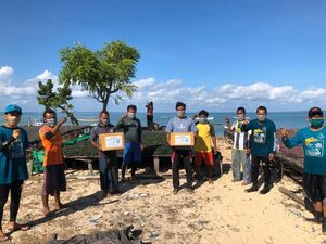 KKP Bagikan Masker dan Vitamin di Kawasan Konservasi Perairan Nasional