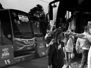 Jasa Antar Mudik via Medsos Gunakan Mobil Pelat Hitam, Sudah Berlangsung Lama Jasa Antar Mudik via Medsos Gunakan Mobil Pelat Hitam, Sudah Berlangsung Lama