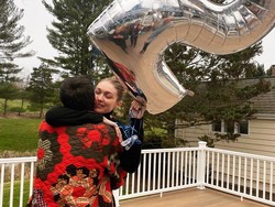 Bahagianya Gigi Hadid Cerita Soal Kehamilannya